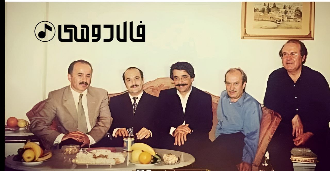 از راست به چپ: علی رستمیان، حسن ناهید، علیرضا افتخاری، کیوان ساکت و اسرافیل شیرچی